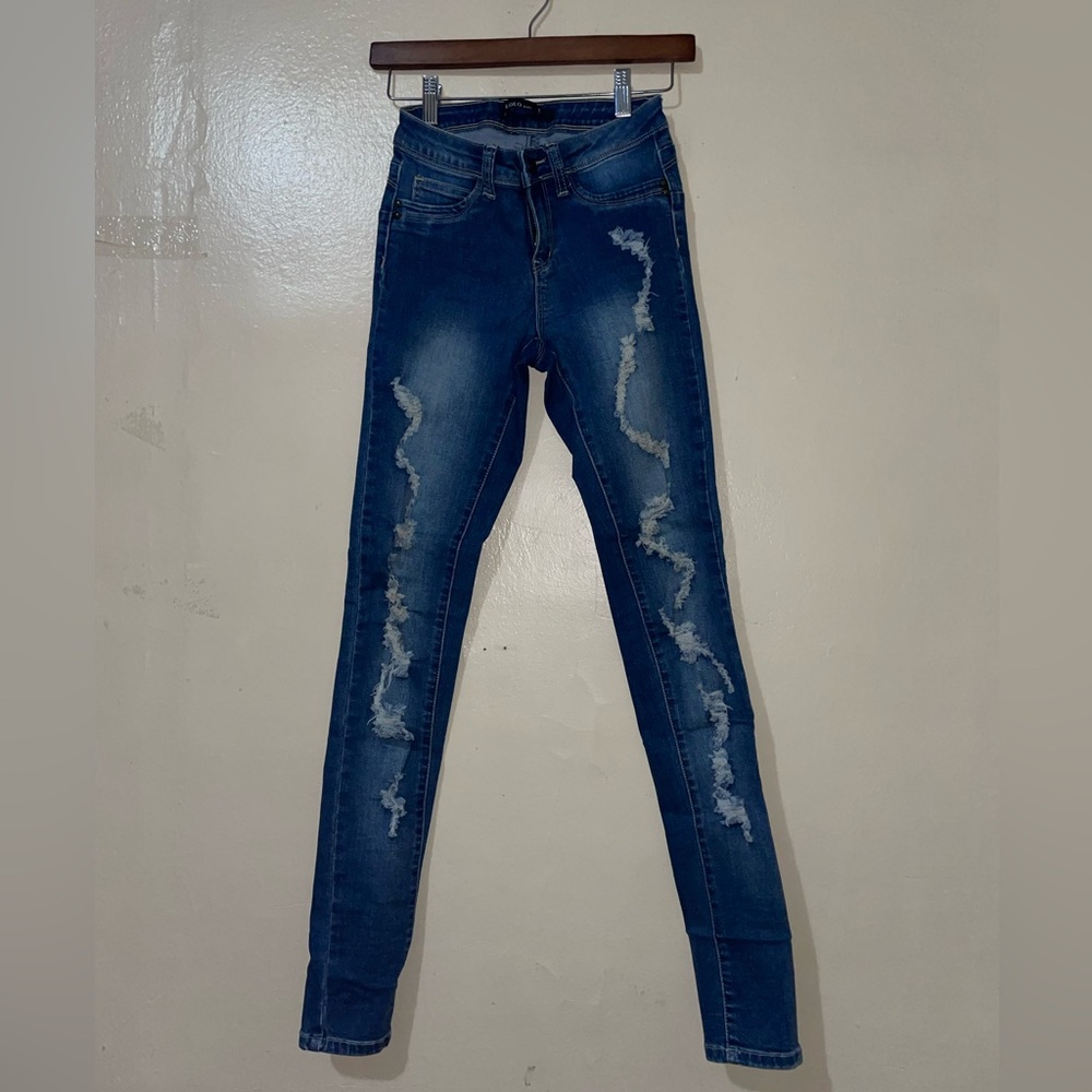 Blue skinny jeans from Lolo Jeans